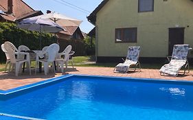 Lellei Pihenőház Balatonlelle